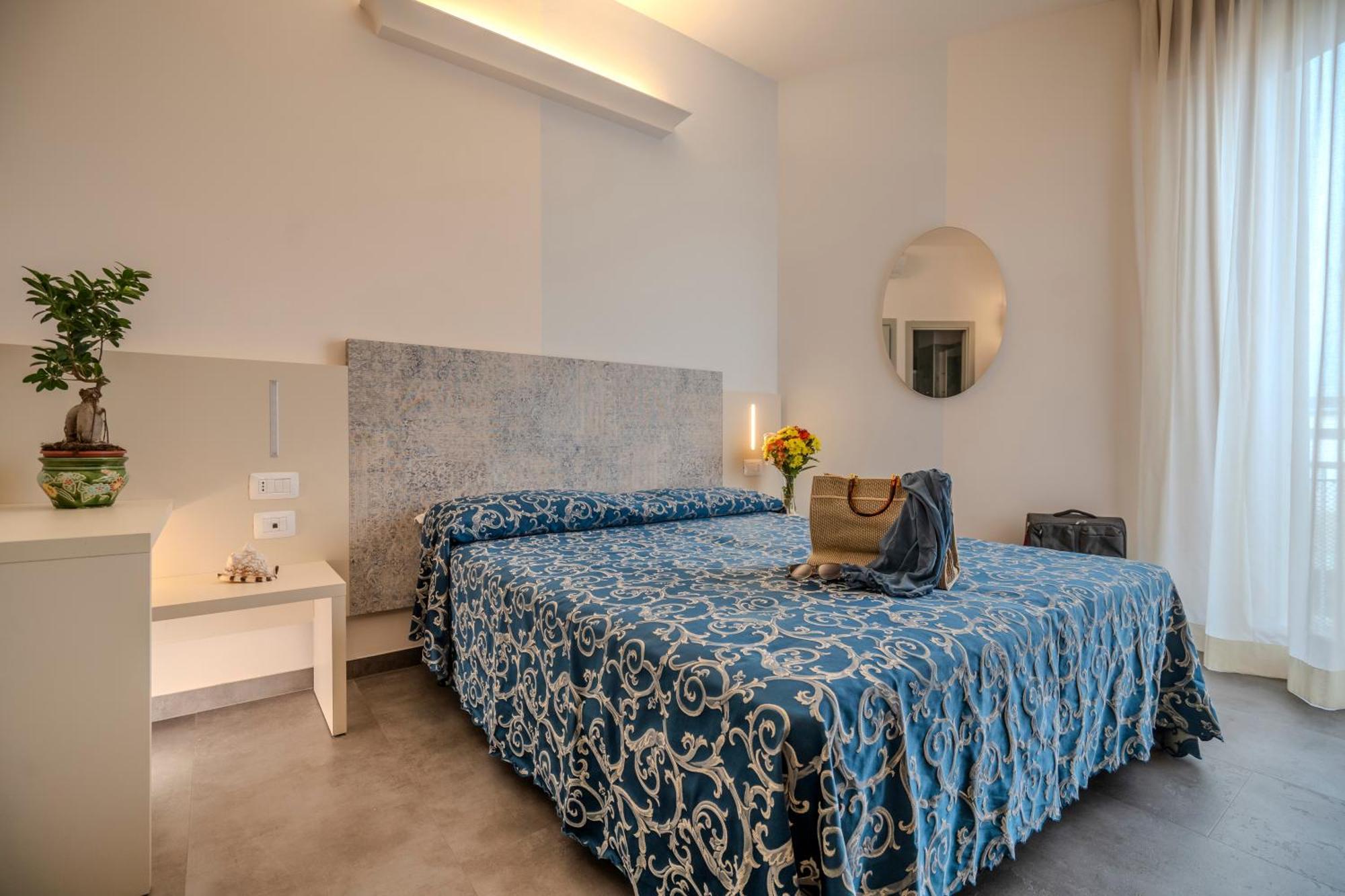Hotel 2000 Rimini Bagian luar foto