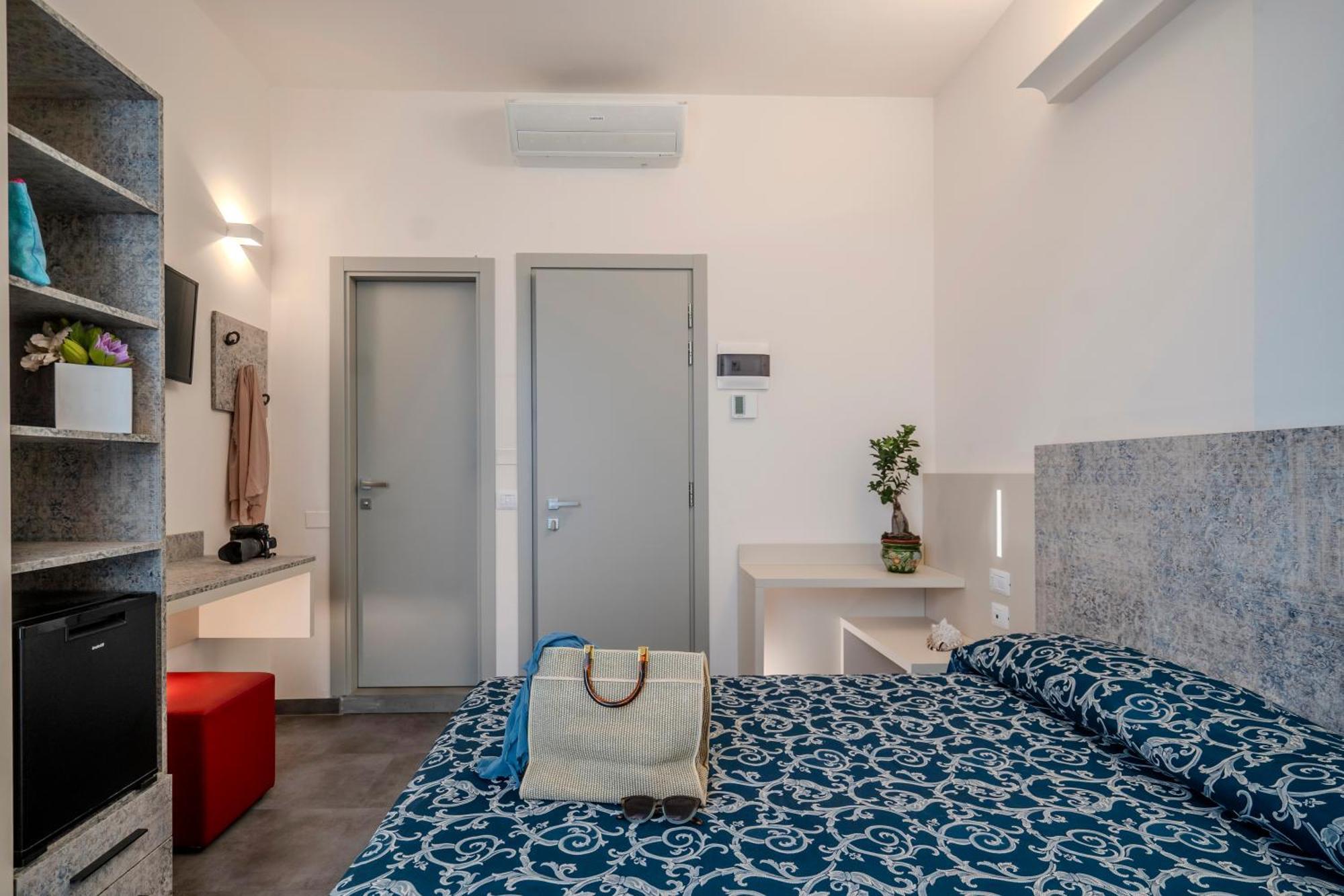 Hotel 2000 Rimini Bagian luar foto