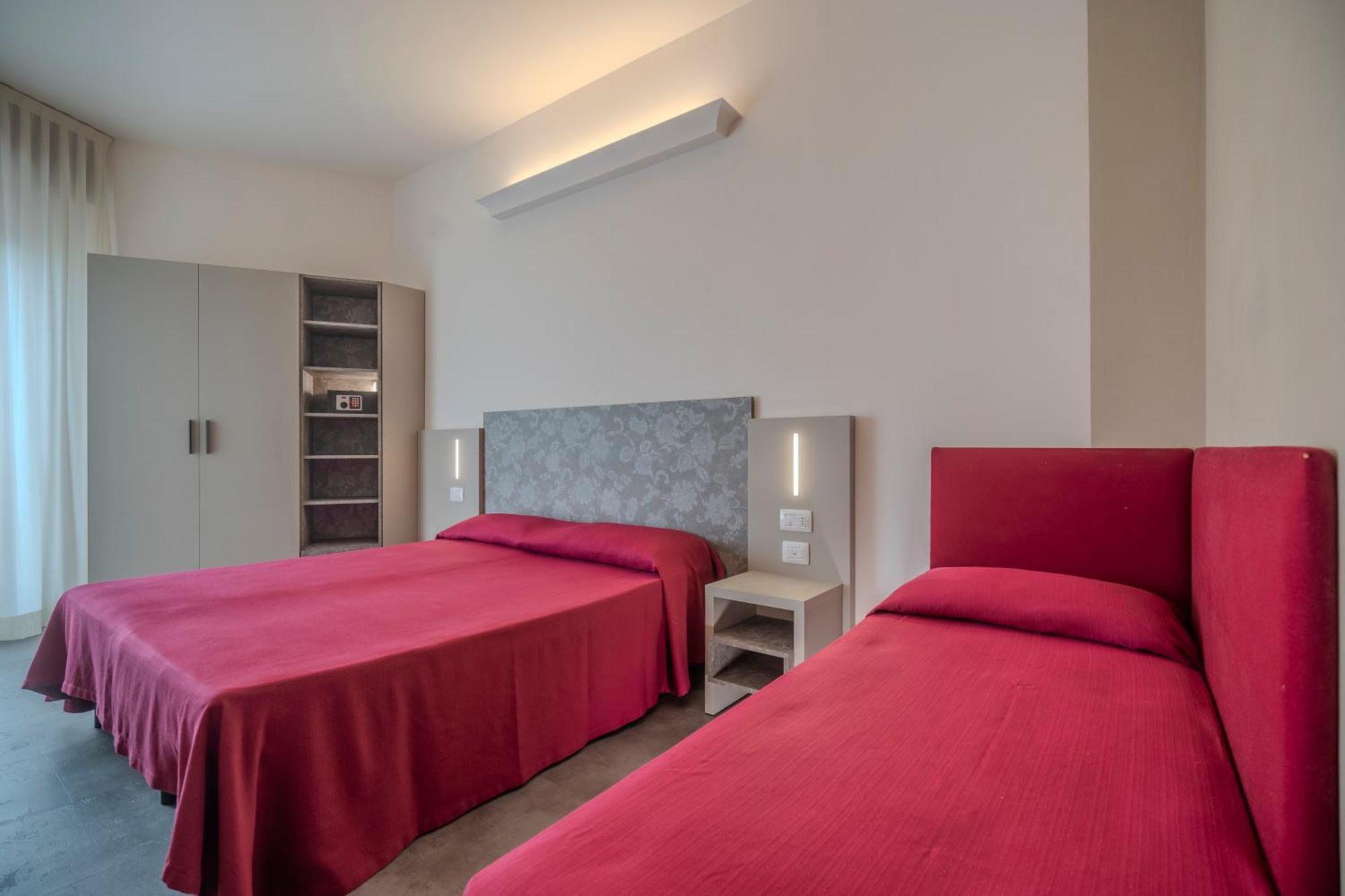 Hotel 2000 Rimini Bagian luar foto