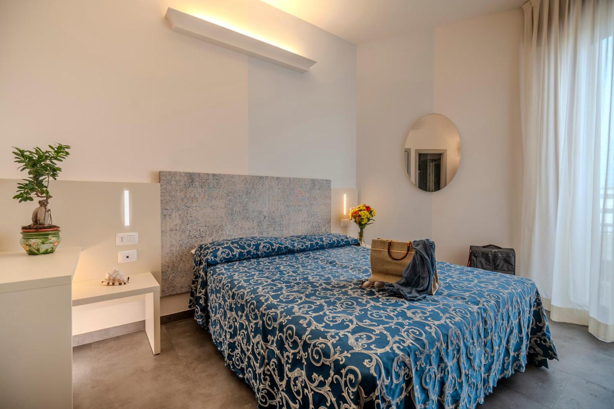 Hotel 2000 Rimini Bagian luar foto