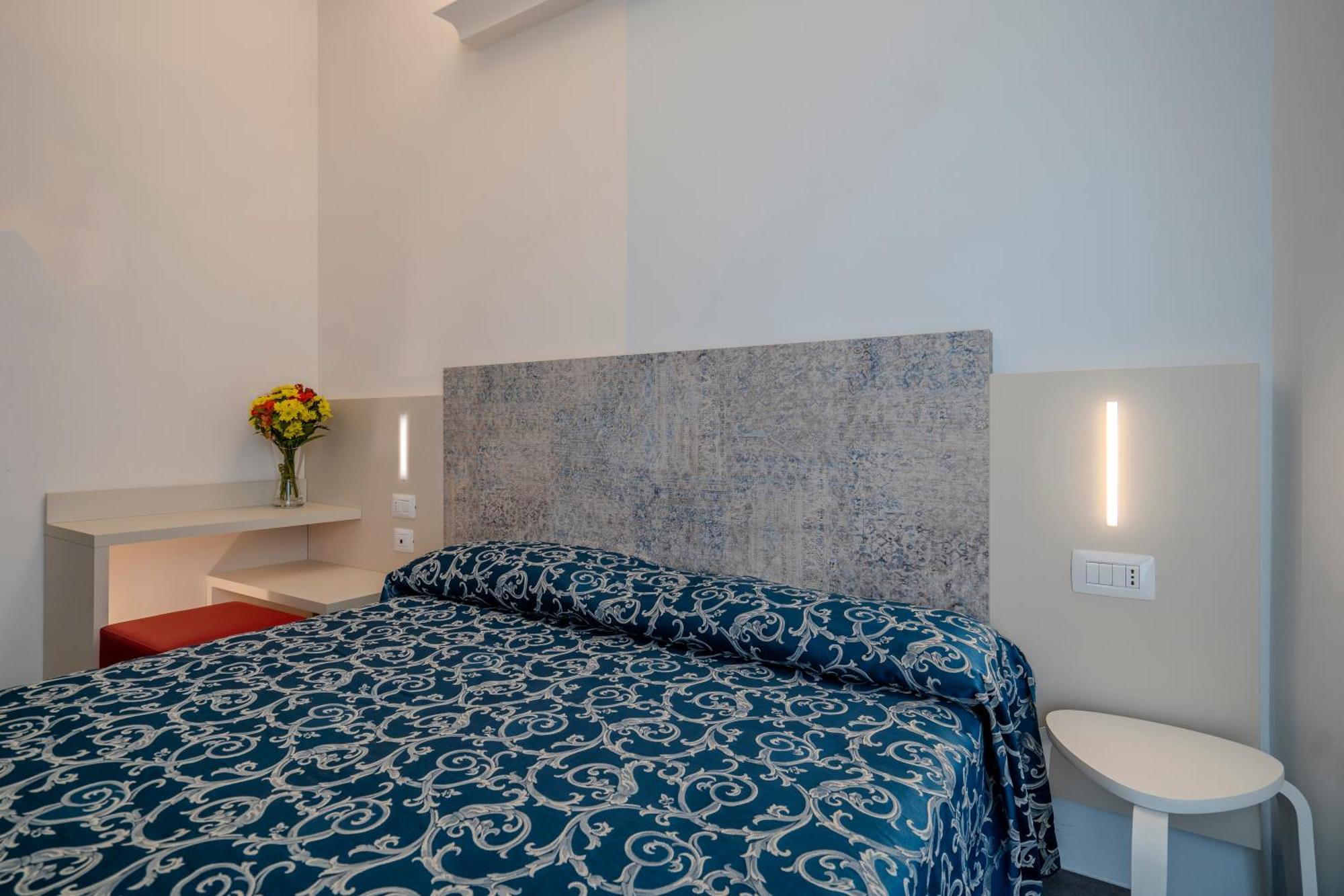 Hotel 2000 Rimini Bagian luar foto