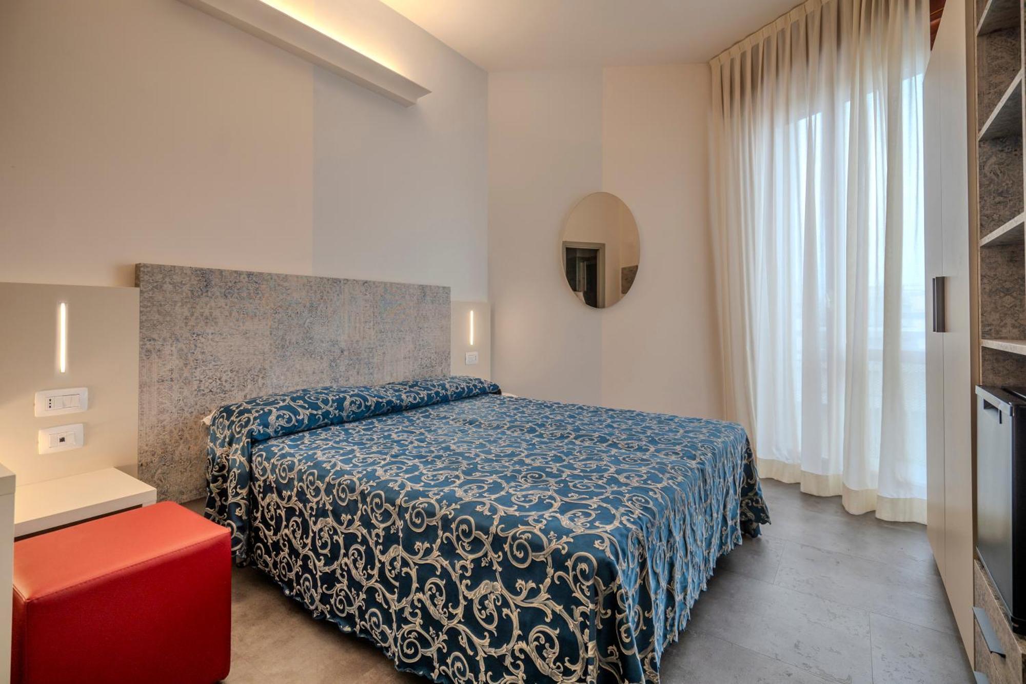 Hotel 2000 Rimini Bagian luar foto