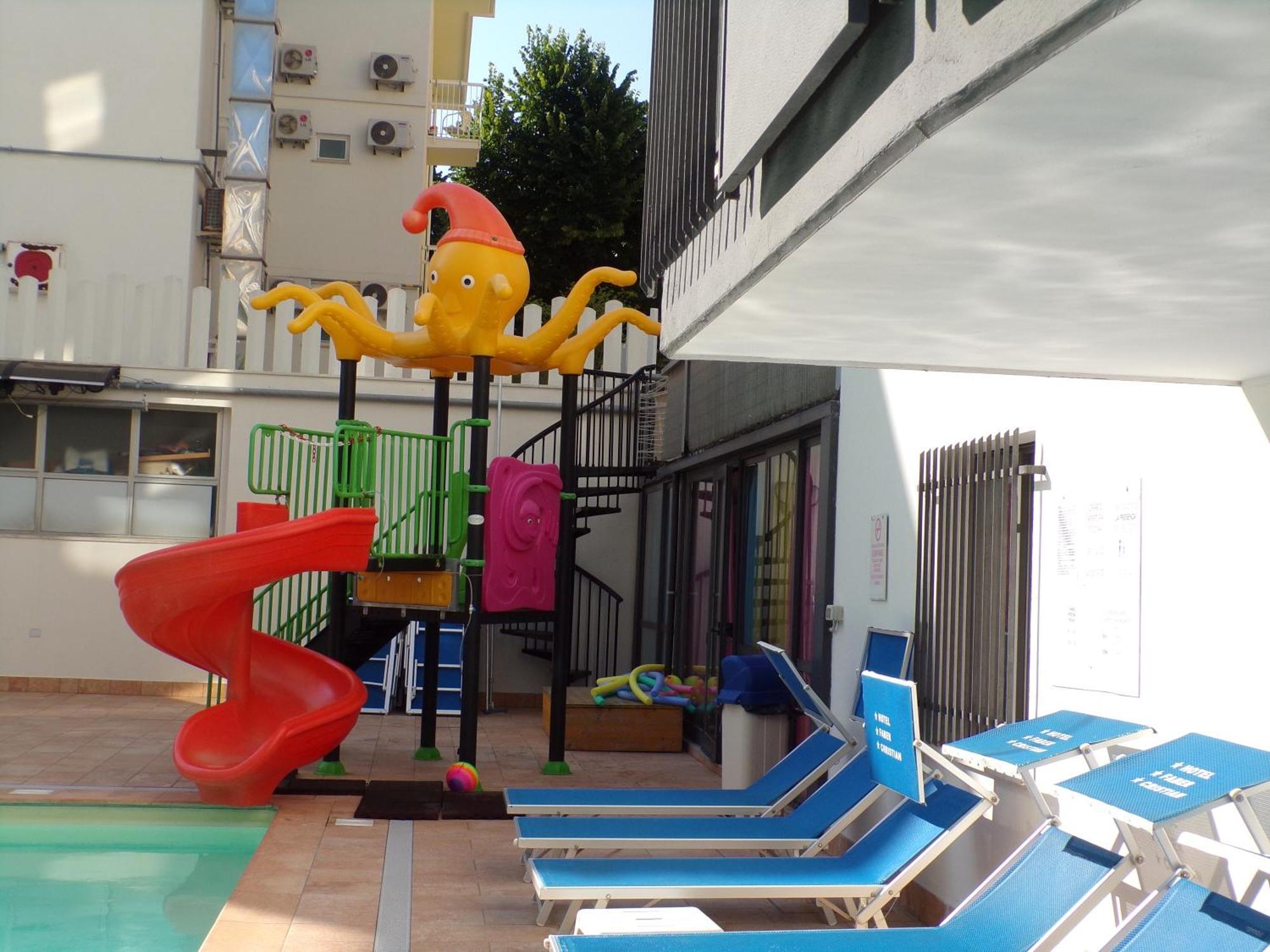 Hotel 2000 Rimini Bagian luar foto