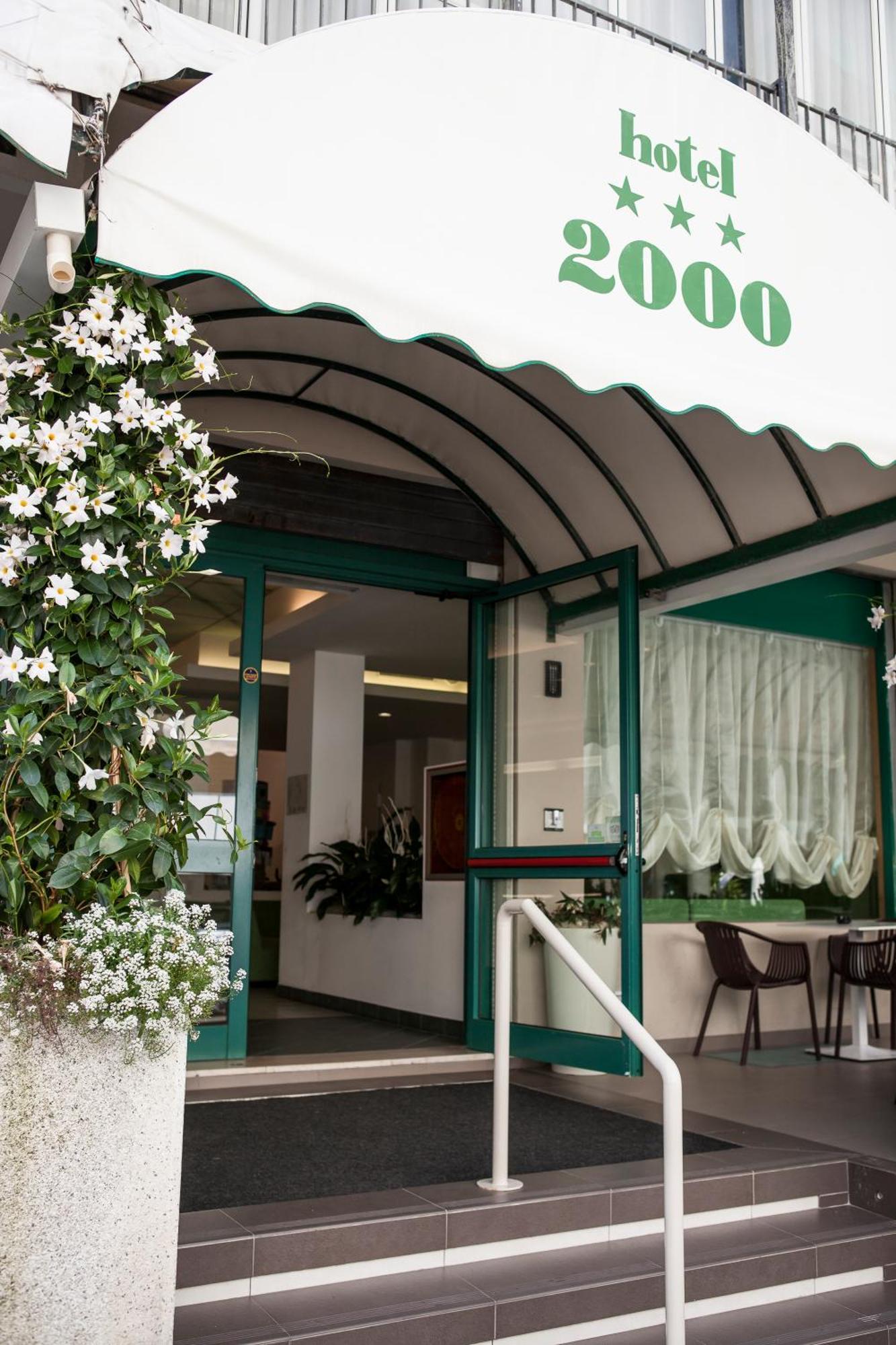 Hotel 2000 Rimini Bagian luar foto