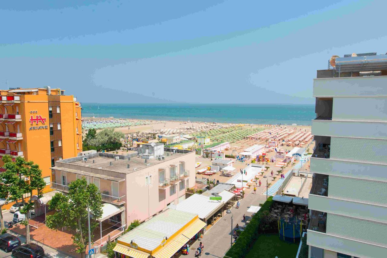 Hotel 2000 Rimini Bagian luar foto