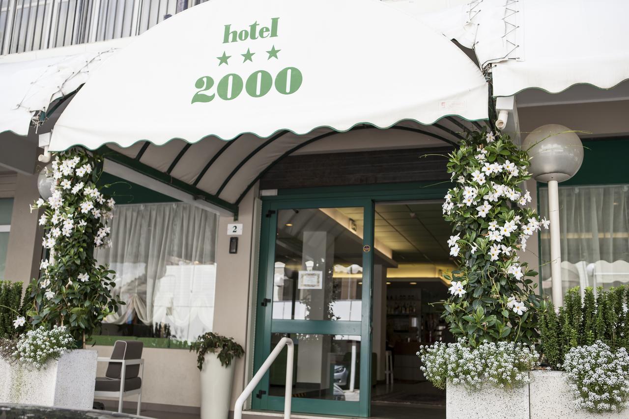 Hotel 2000 Rimini Bagian luar foto